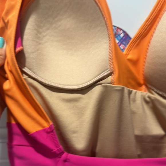 Summersault ruffle backflip long torso - Picture 7 of 12